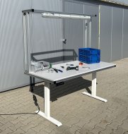 Tavolo regolabile elettricamente in altezza in profili di alluminio - 2